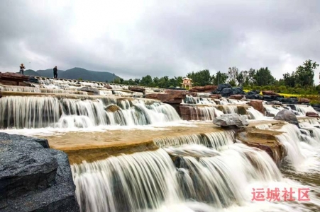 夏县白沙河瀑布，泄洪制造，壮观！