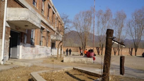 校工老王（散文）_杨星让