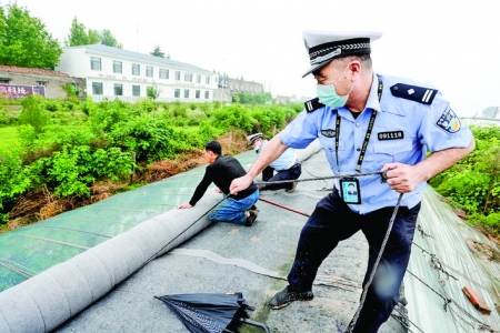 运城市防汛进入应急状态，各项抢险行动在全域范围内展开