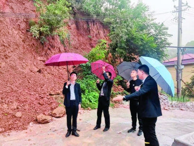 河津市自然资源局到下化乡督导检查地质灾害防范