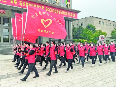 垣曲县党旗在基层一线高高飘扬