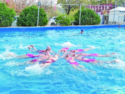 运城市冬泳运动队伍上千人！