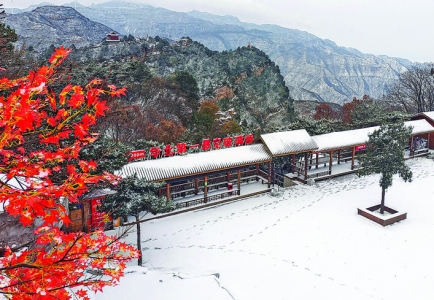 五老峰的白雪