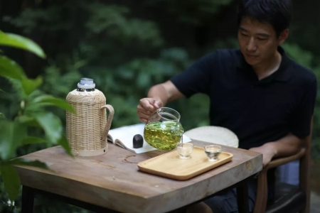 老爸喝的龙井茶，运城娃给老大卖回去了吗