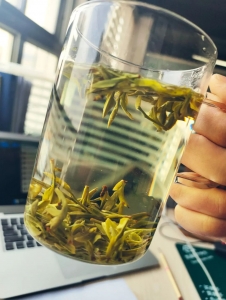 老爸喝的龙井茶，运城娃给老大卖回去了吗