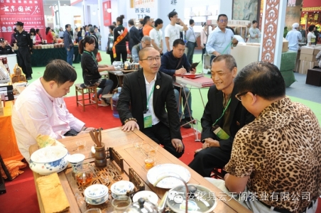安化黑茶展会迎来运城茶协贵客关剑
