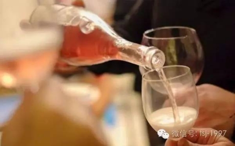 桃红葡萄酒是一种很好的“女士酒”