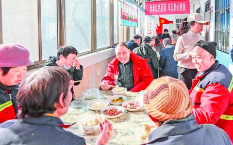 高家垣社区温情迎冬至，热闹包饺子