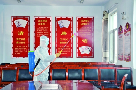 万荣全县全面对公共活动场所进行消杀